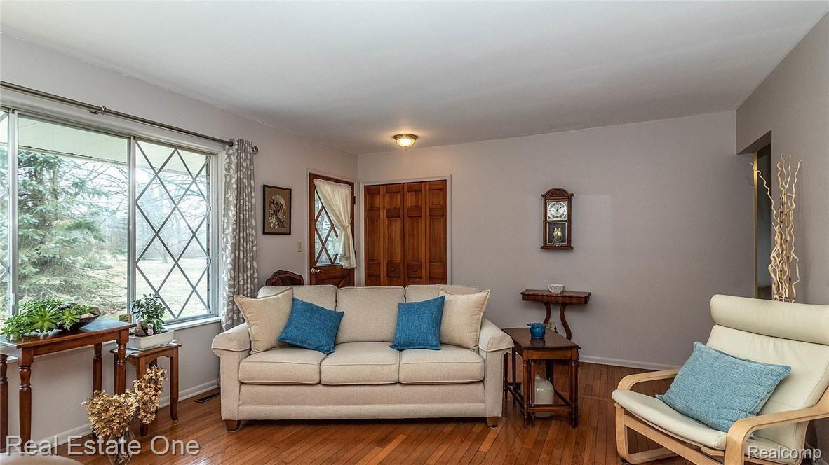 5245 Weller Road Gregory, MI 48137 - Photo 8 of 72 019_21.jpg