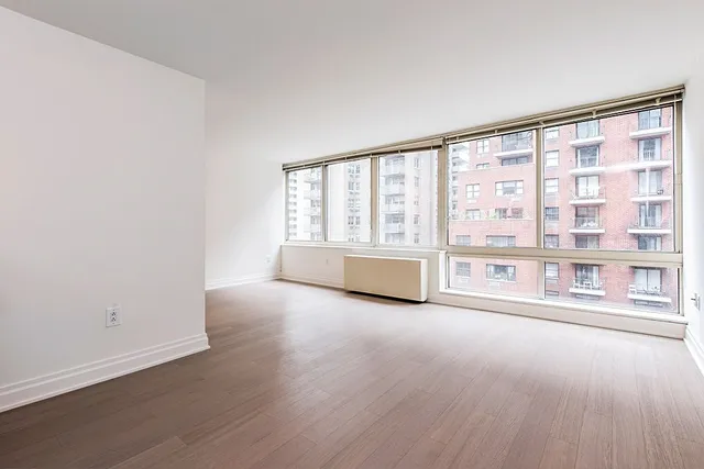 $4,866 | 240 East 86th Street, Unit 16J | Upper East Side