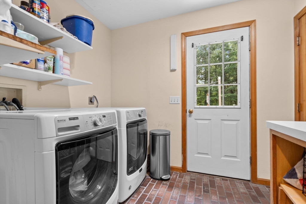 9 Stagecoach Road Princeton, MA 01541 - Photo 19 of 42 a utility room with dryer and washer