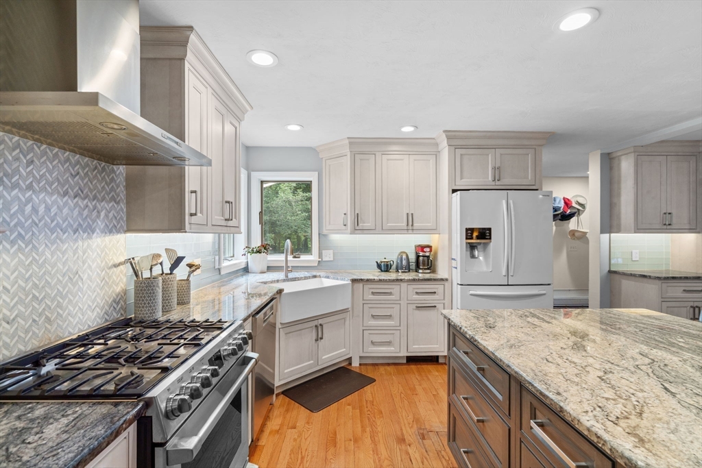 9 Stagecoach Road Princeton, MA 01541 - Photo 10 of 42 a kitchen with a stove a sink and a refrigerator