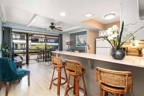 $475,000 | 75-6082 Alii Drive, Unit B221, Kailua-Kona, HI 96740