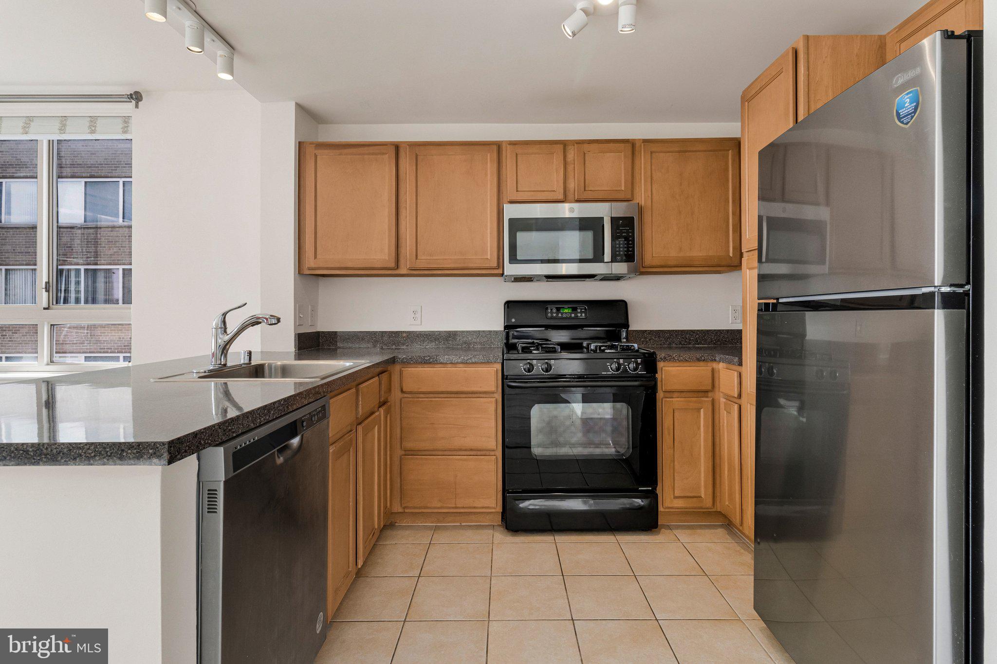 350 G Street Southwest, Unit N501 Washington, DC 20024 - Photo 12 of 42