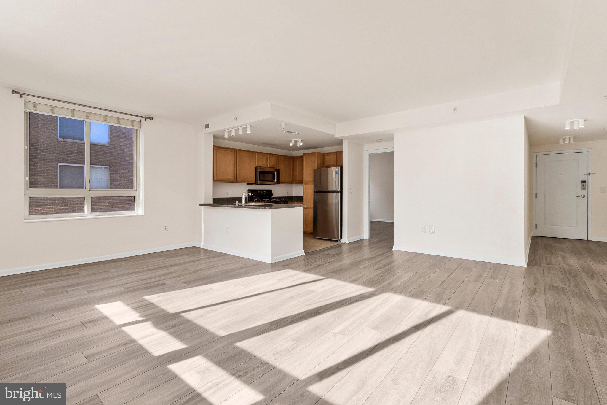 350 G Street Southwest, Unit N501 Washington, DC 20024 - Photo 5 of 28