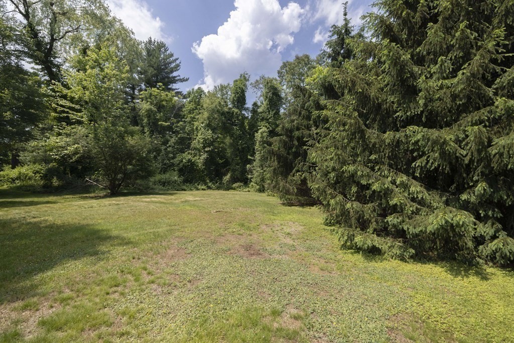 296 North Road Bedford, MA 01730 - Photo 5 of 42 Gallery Image 5