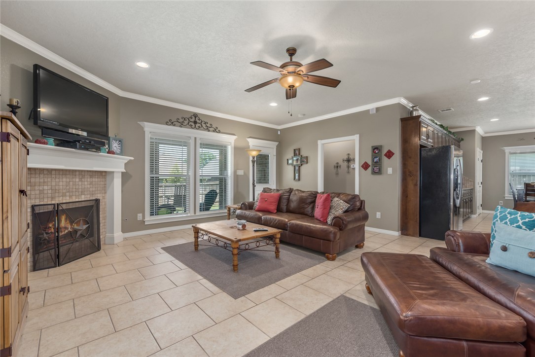 131 Roucourt Loop College Station, TX 77845 - Photo 8 of 21