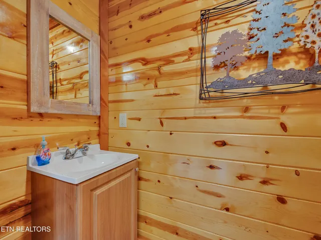 $3,100,000 | 1430-1434 Eagle Cloud Way, Sevierville, TN 37862