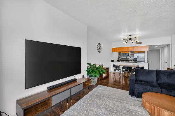 $3,100 | 1750 North Bayshore Drive, Unit 3706, Miami, FL 33132