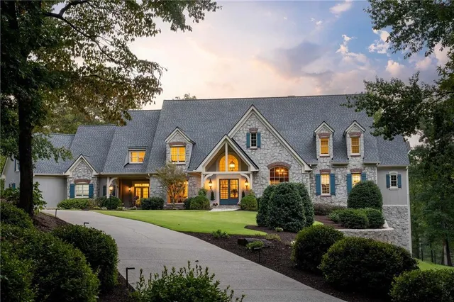 a view of house and outdoor space