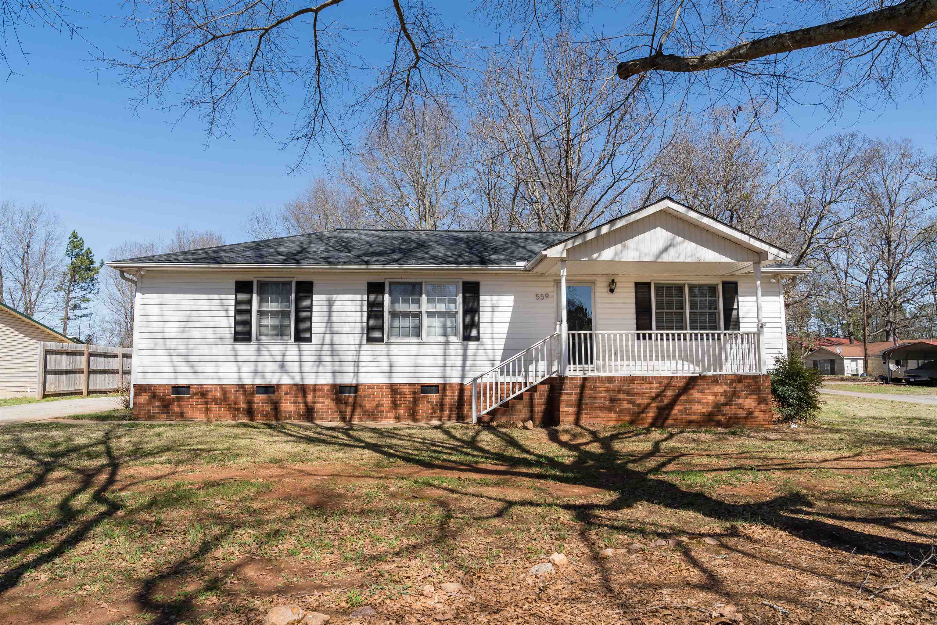559 Burns Road Spartanburg, SC 29307 - Photo 1 of 29