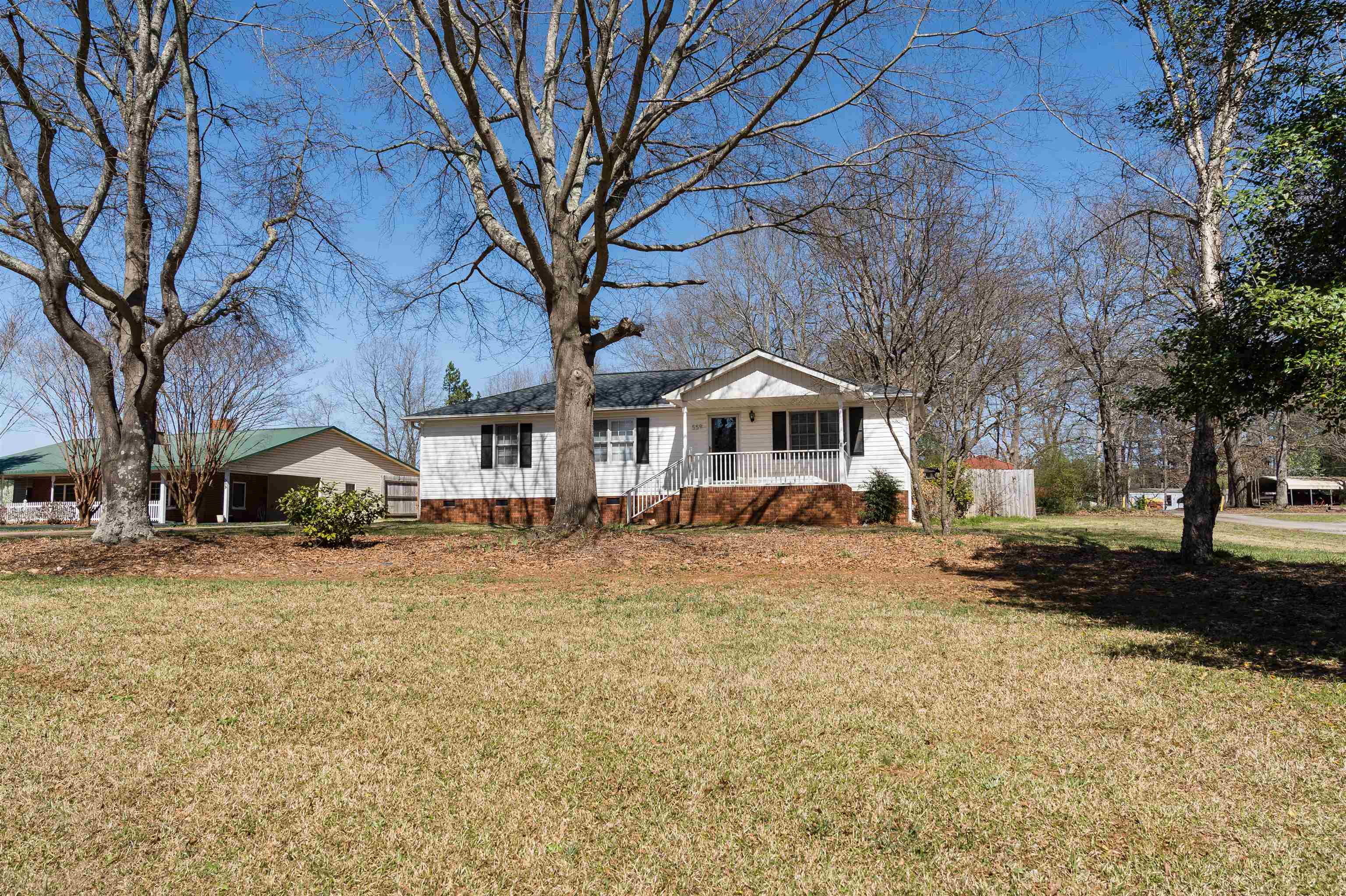 559 Burns Road Spartanburg, SC 29307 - Photo 2 of 29