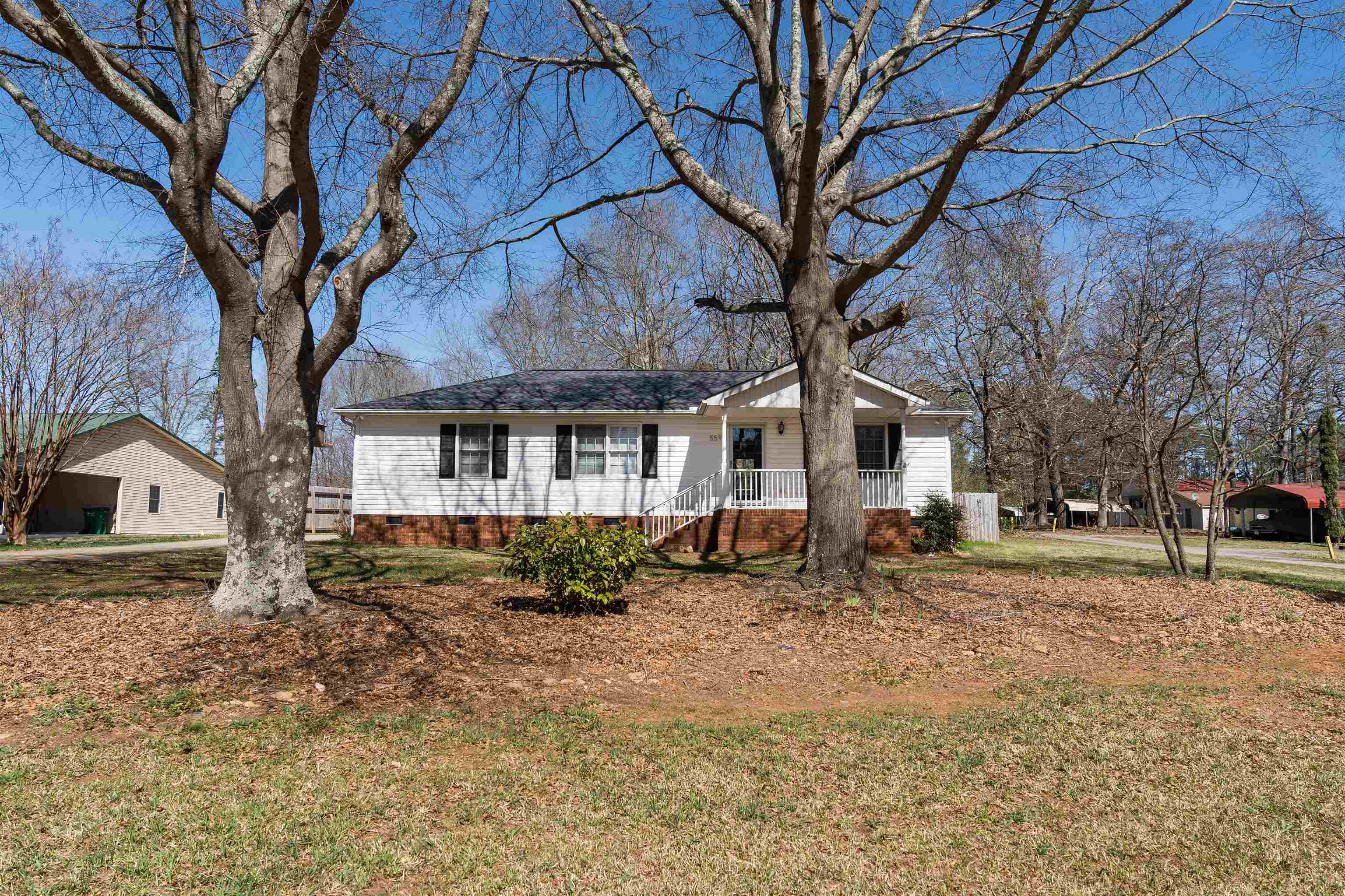 559 Burns Road Spartanburg, SC 29307 - Photo 4 of 29