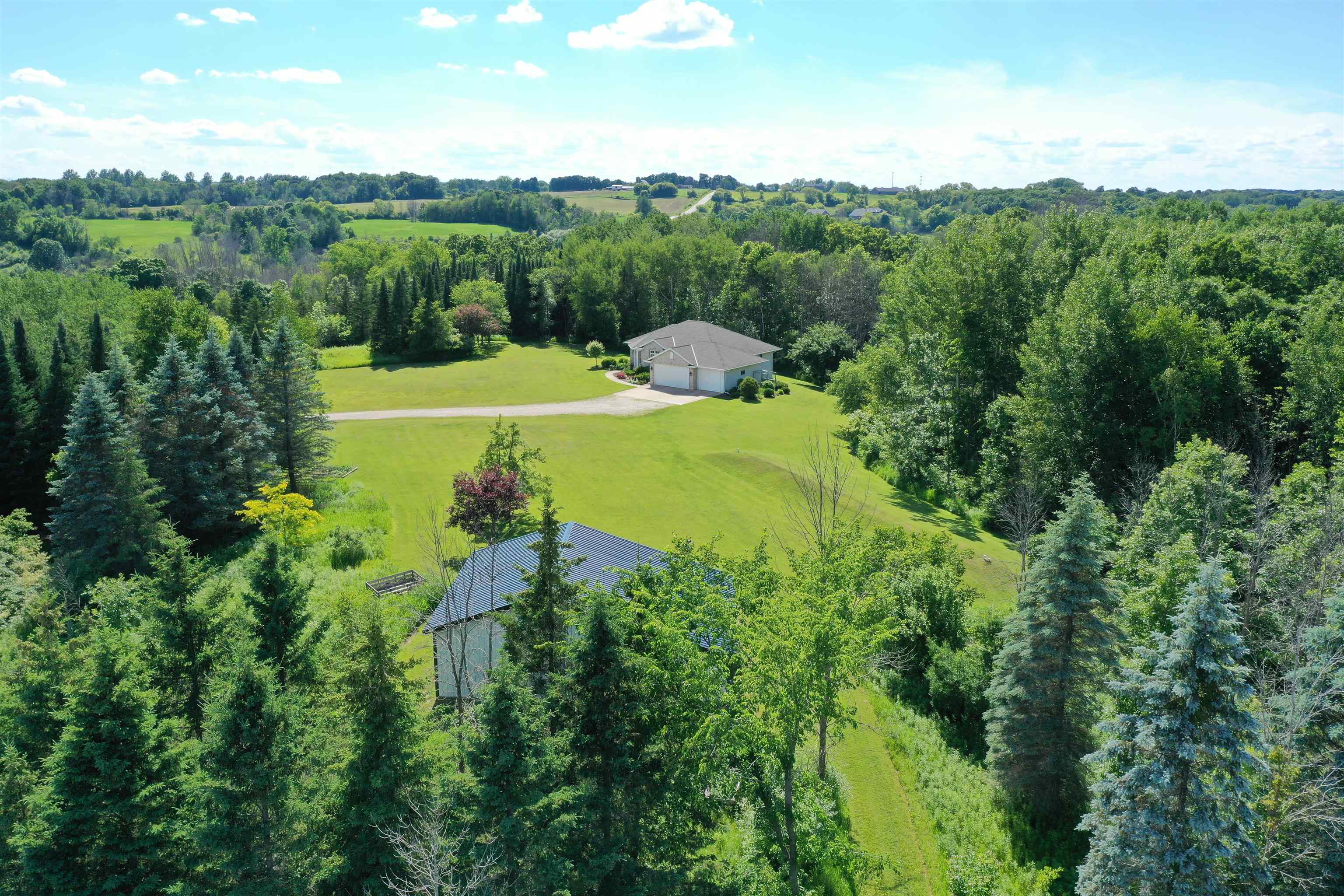 4437 Pine Grove Road Green Bay, WI 54311 - Photo 12 of 60