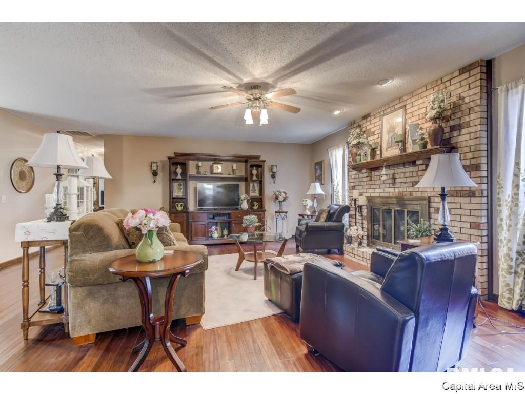 2025 Stockton Drive Springfield, IL 62703 - Photo 7 of 33