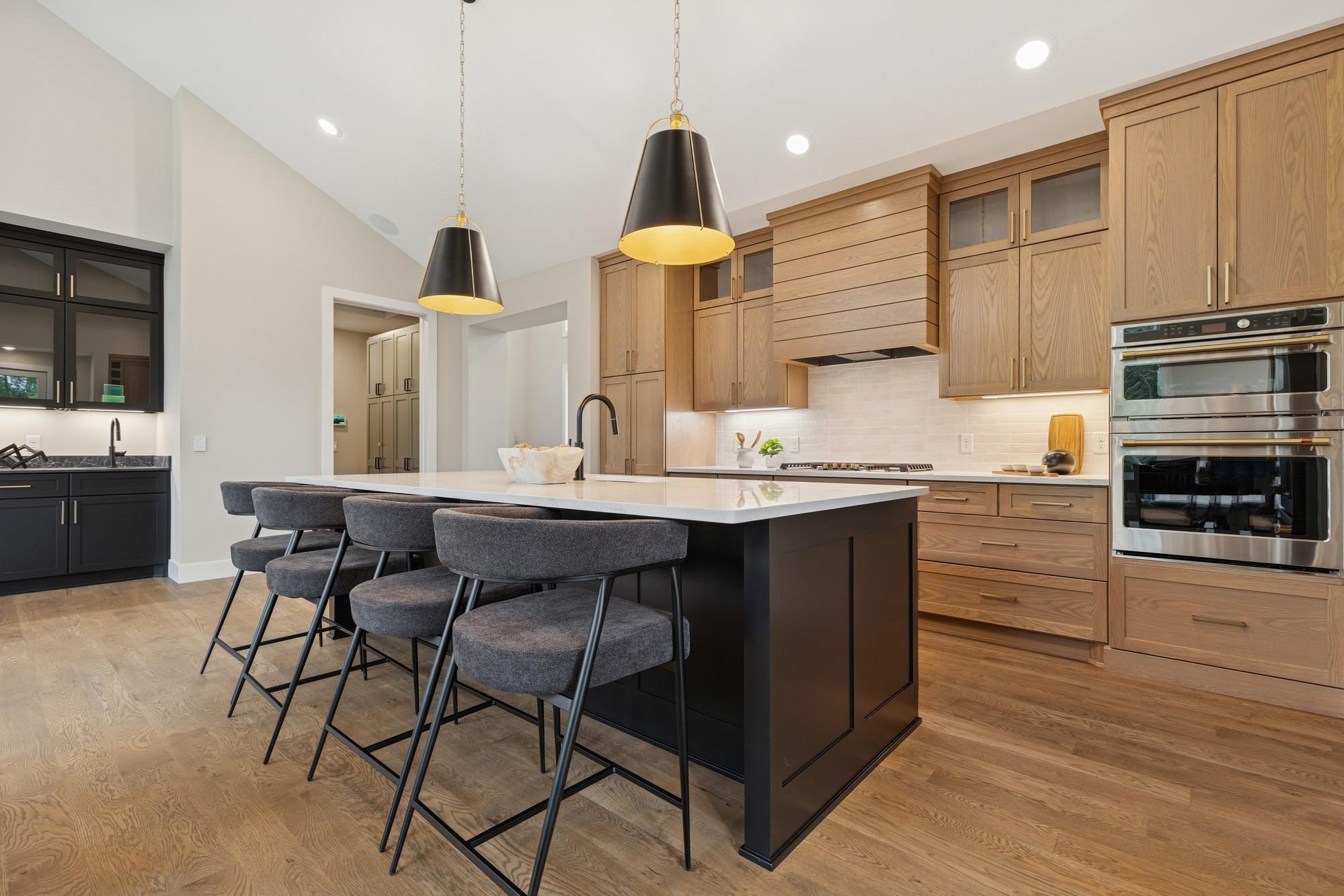 2850 Victoria Street North Roseville, MN 55113 - Photo 12 of 49