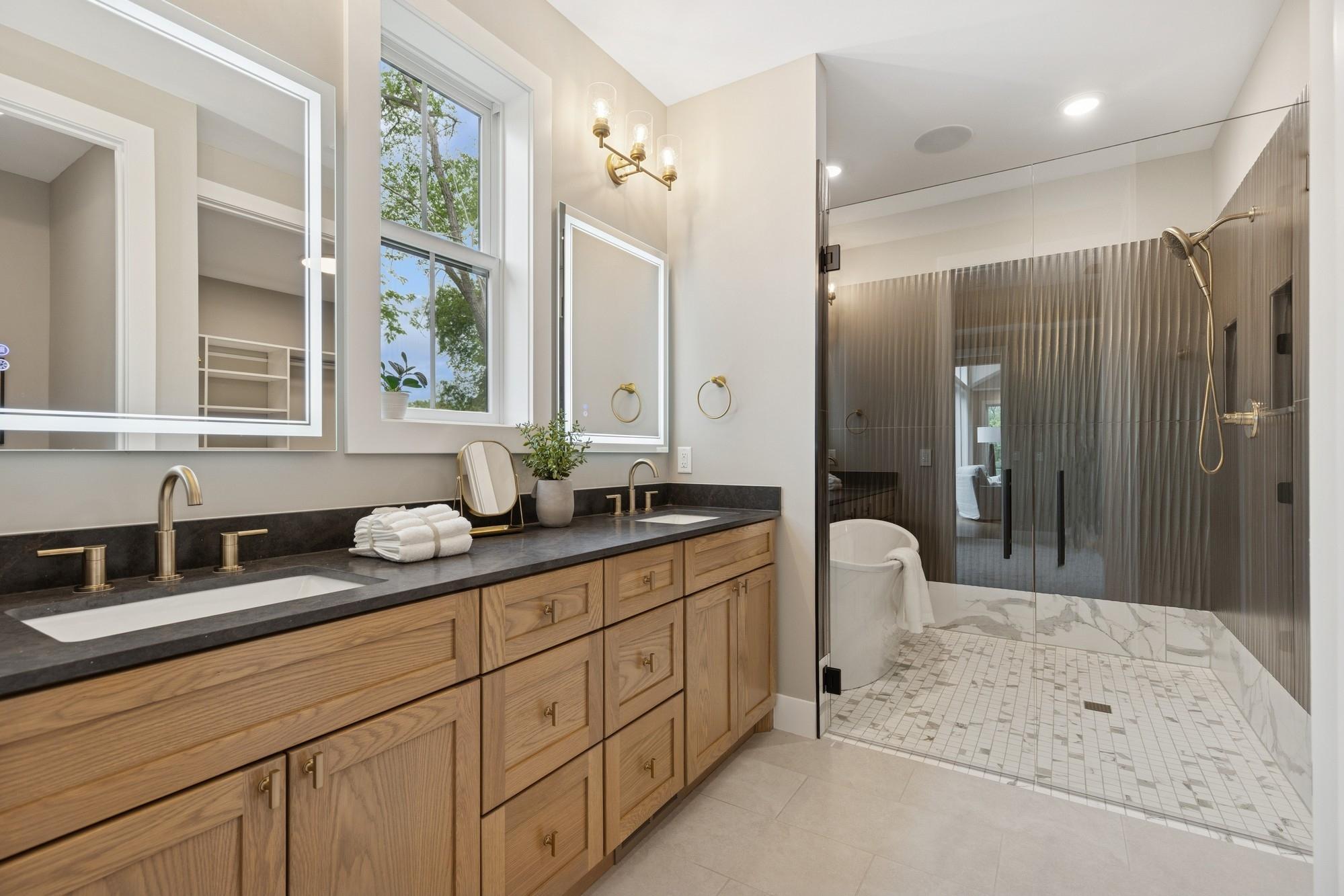 2850 Victoria Street North Roseville, MN 55113 - Photo 24 of 49