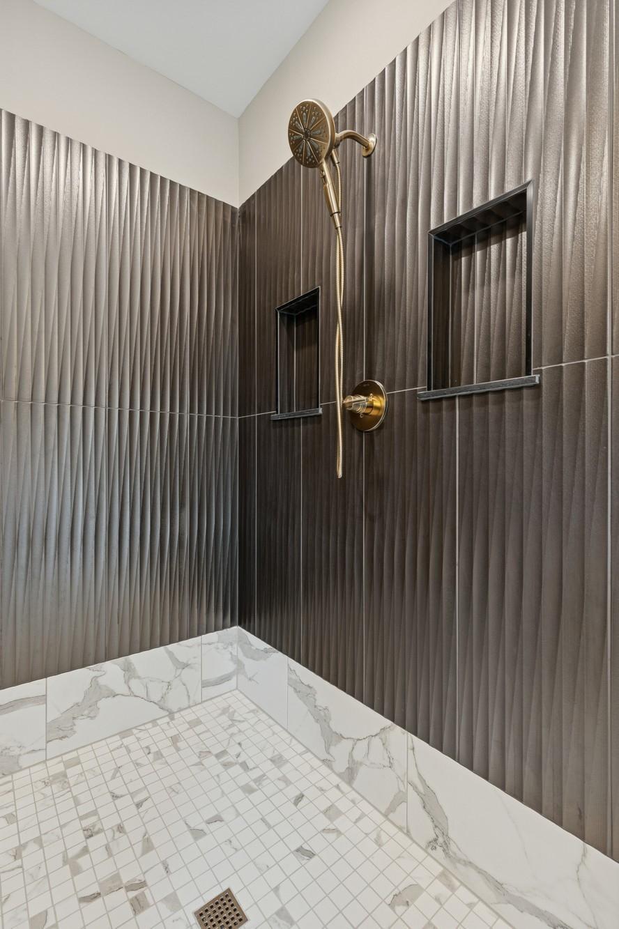 2850 Victoria Street North Roseville, MN 55113 - Photo 28 of 49