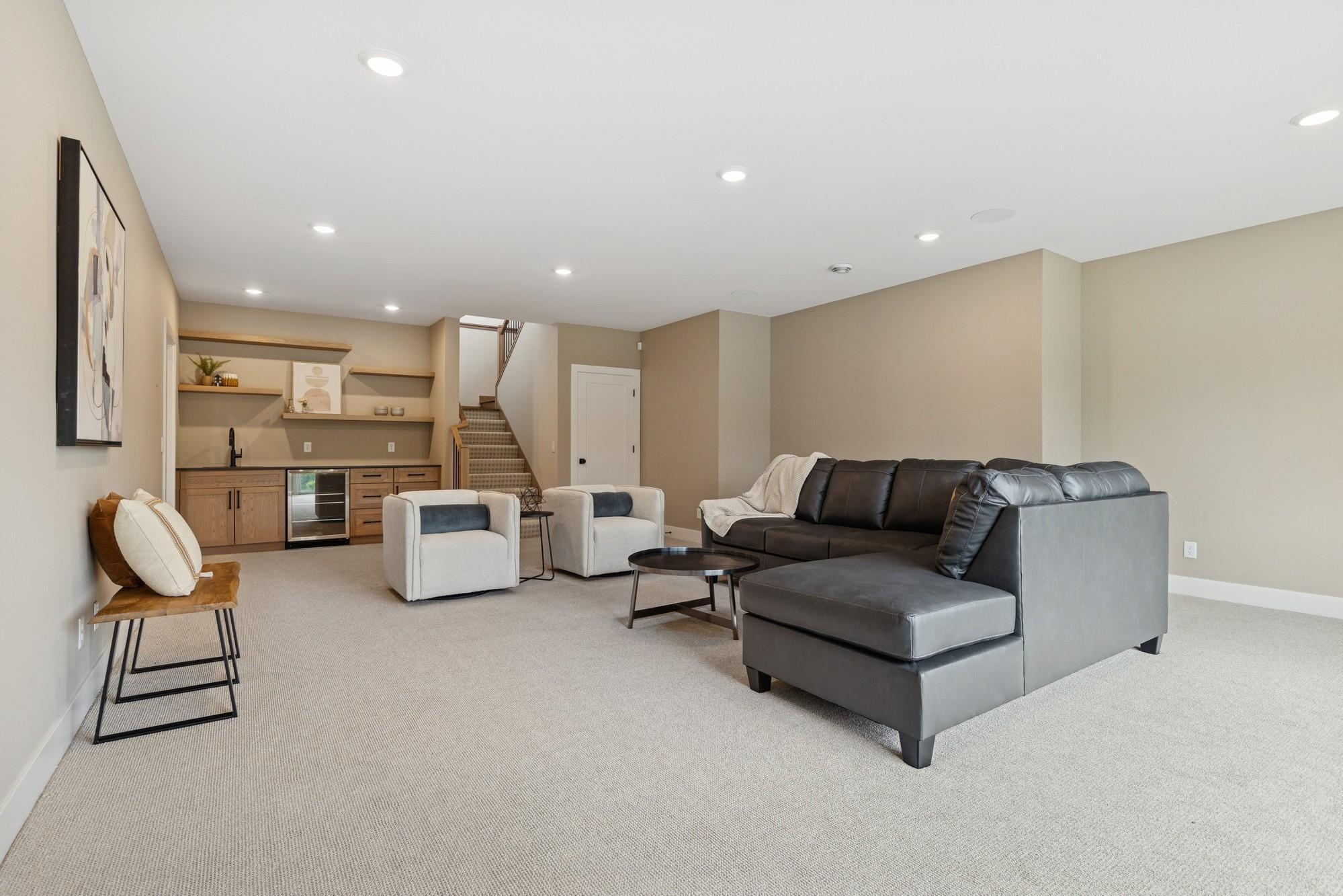 2850 Victoria Street North Roseville, MN 55113 - Photo 39 of 49