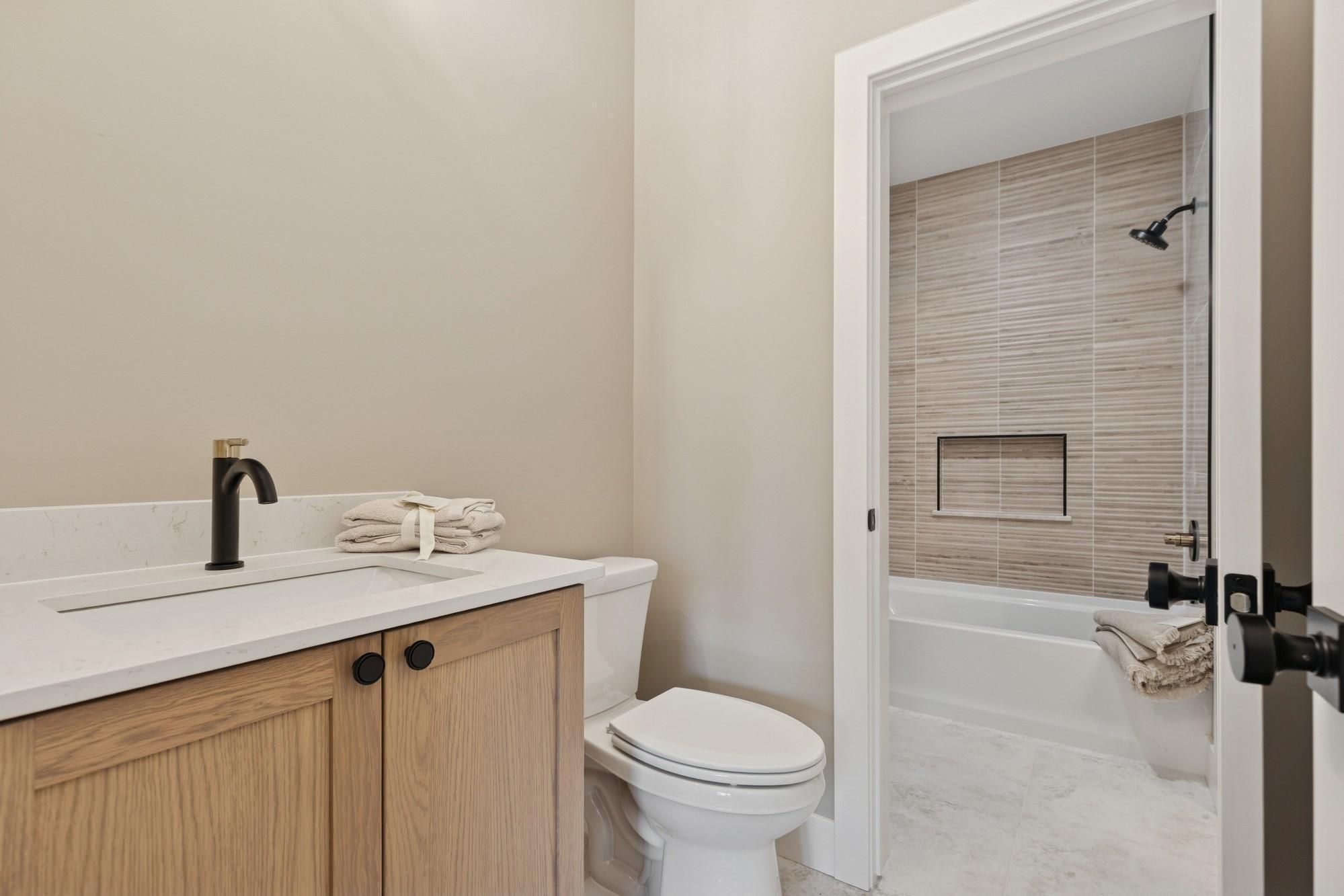 2850 Victoria Street North Roseville, MN 55113 - Photo 44 of 49