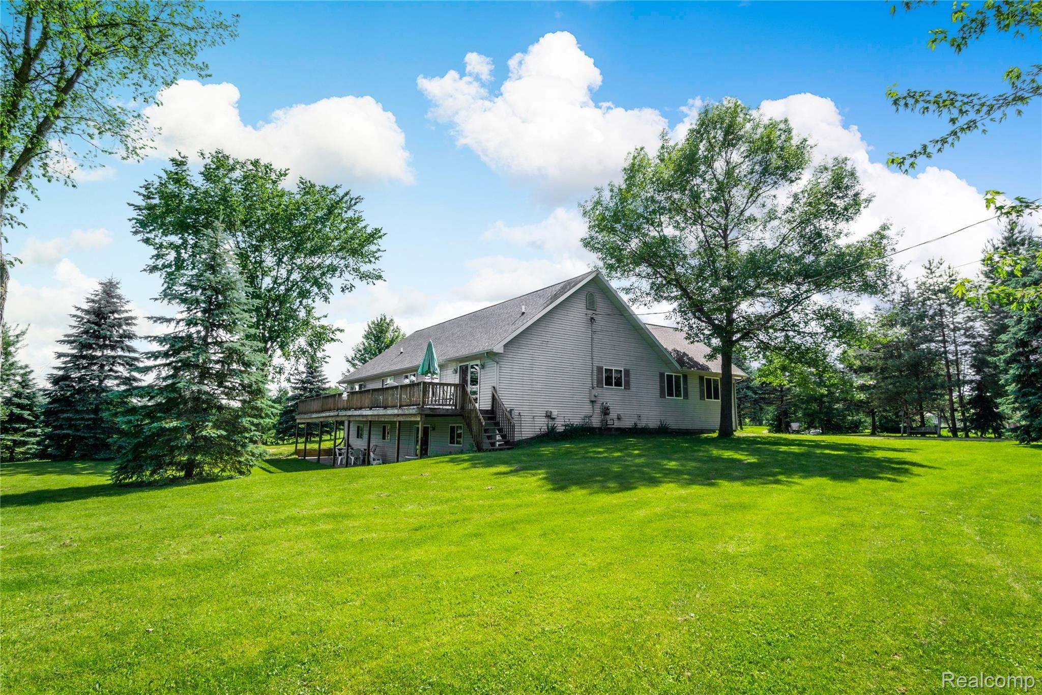 7472 Hartland Road Fenton, MI 48430 - Photo 33 of 36 Exteriors (6 of 20).jpg