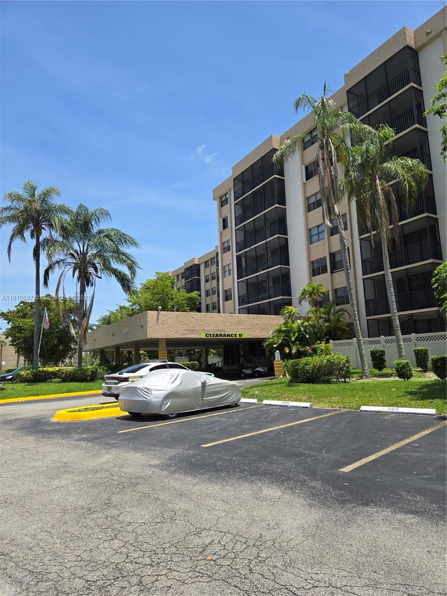 900 Northeast 195th Street, Unit 709 Miami, FL 33179 - Photo 16 of 24