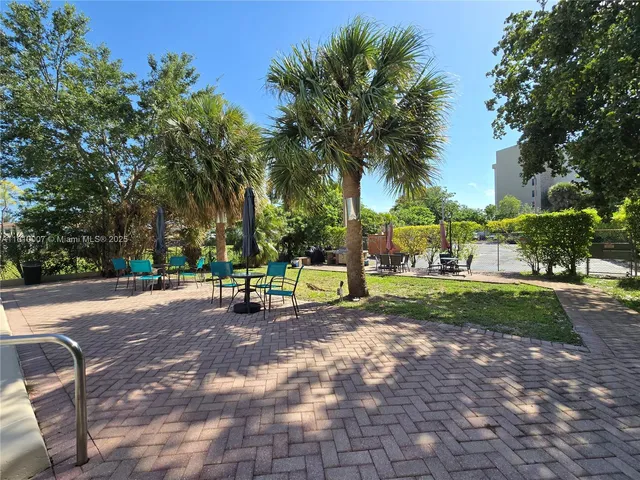 $279,000 | 900 Northeast 195th Street, Unit 709, Miami, FL 33179
