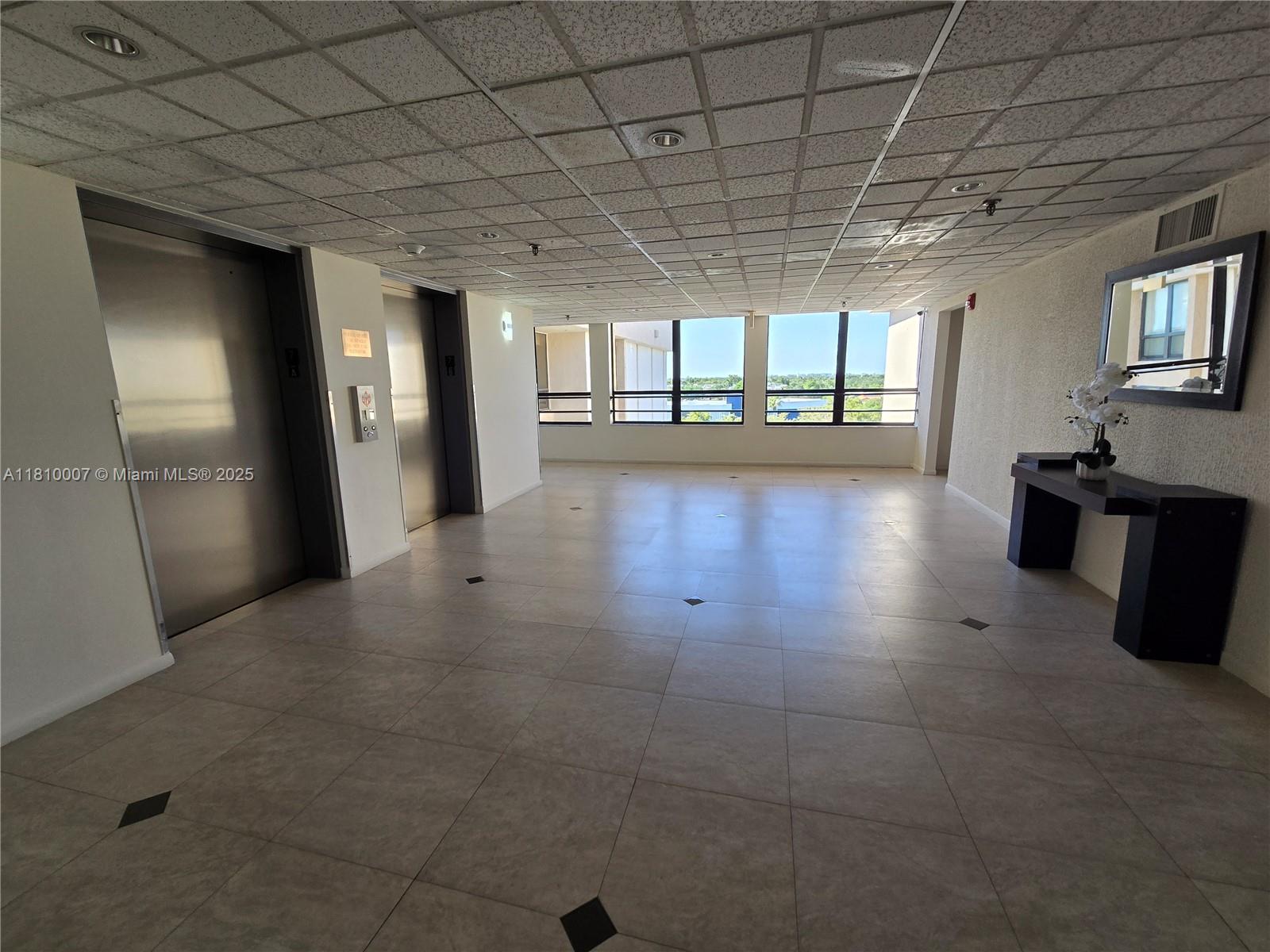 900 Northeast 195th Street, Unit 709 Miami, FL 33179 - Photo 22 of 24 Entry building
