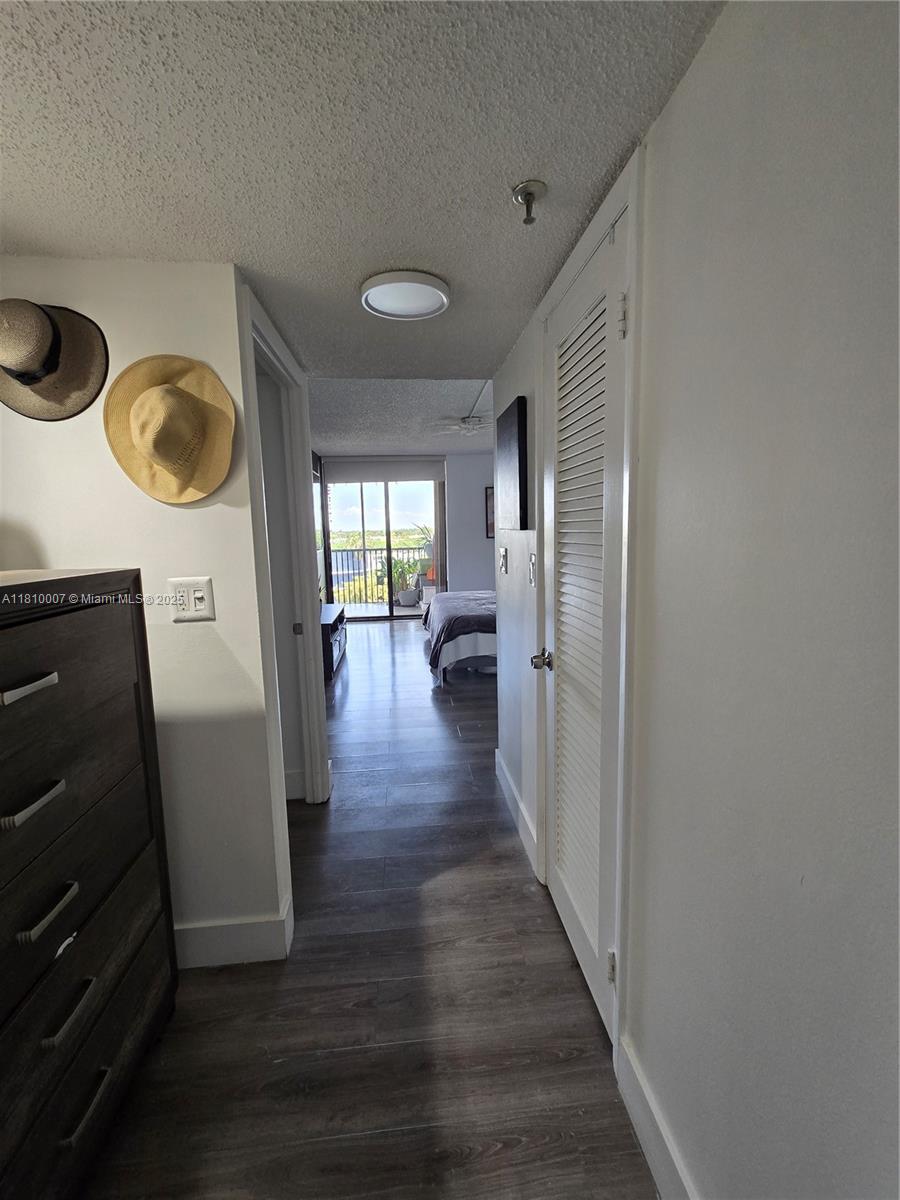 900 Northeast 195th Street, Unit 709 Miami, FL 33179 - Photo 23 of 24