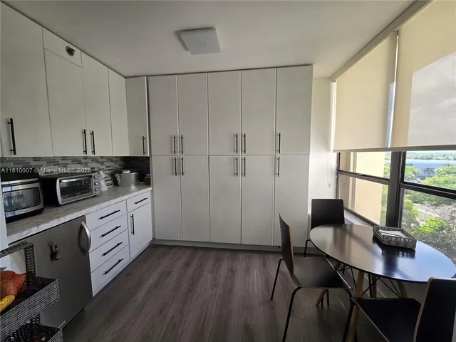 $279,000 | 900 Northeast 195th Street, Unit 709, Miami, FL 33179