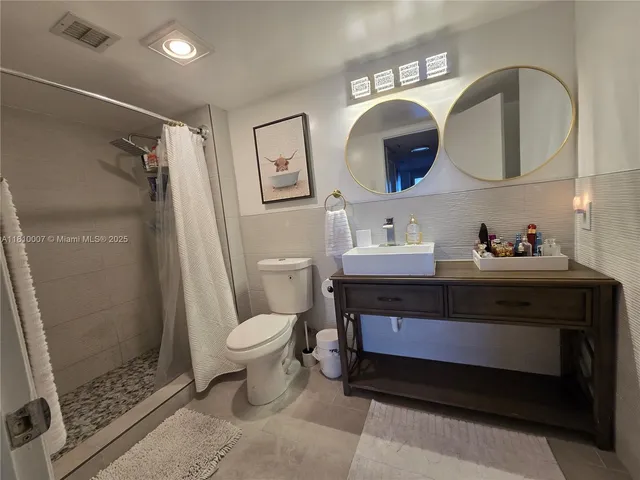 $279,000 | 900 Northeast 195th Street, Unit 709, Miami, FL 33179