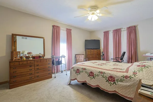 $359,900 | 20615 Alpine Drive, Lawrenceburg, IN 47025