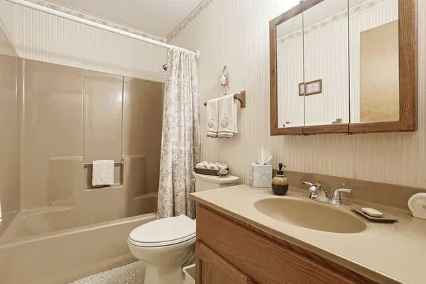 $359,900 | 20615 Alpine Drive, Lawrenceburg, IN 47025