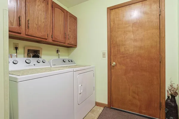$359,900 | 20615 Alpine Drive, Lawrenceburg, IN 47025