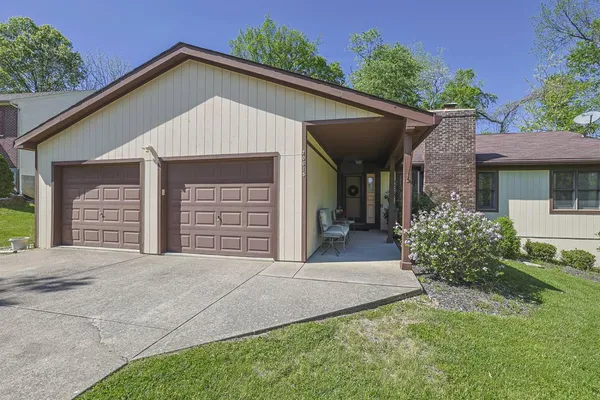 $359,900 | 20615 Alpine Drive, Lawrenceburg, IN 47025