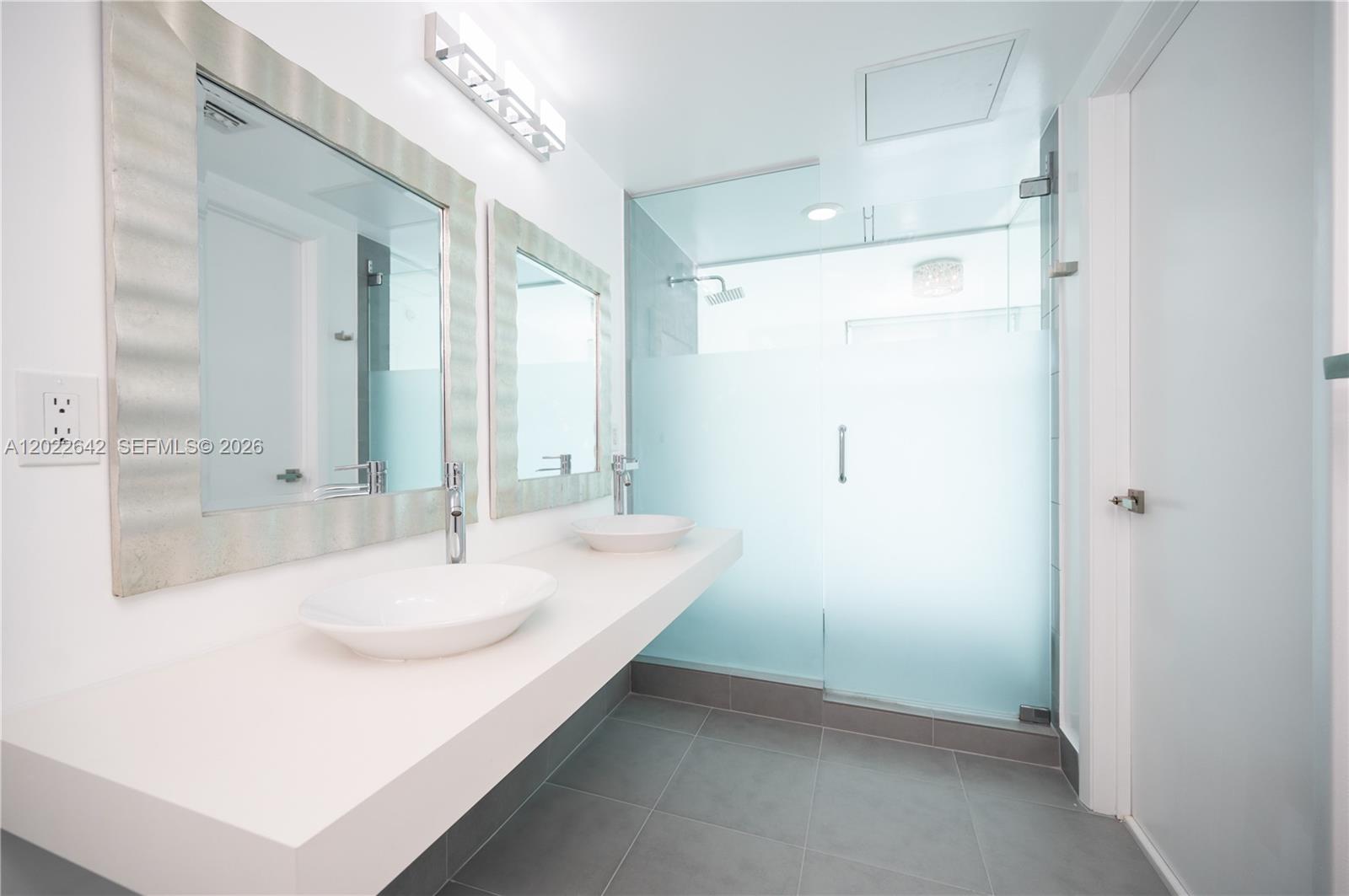 92 Southwest 3rd Street, Unit 3411 Miami, FL 33130 - Photo 8 of 42