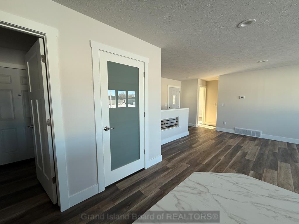 514 8th Street Phillips, NE 68865 - Photo 11 of 24 Gallery Image 11