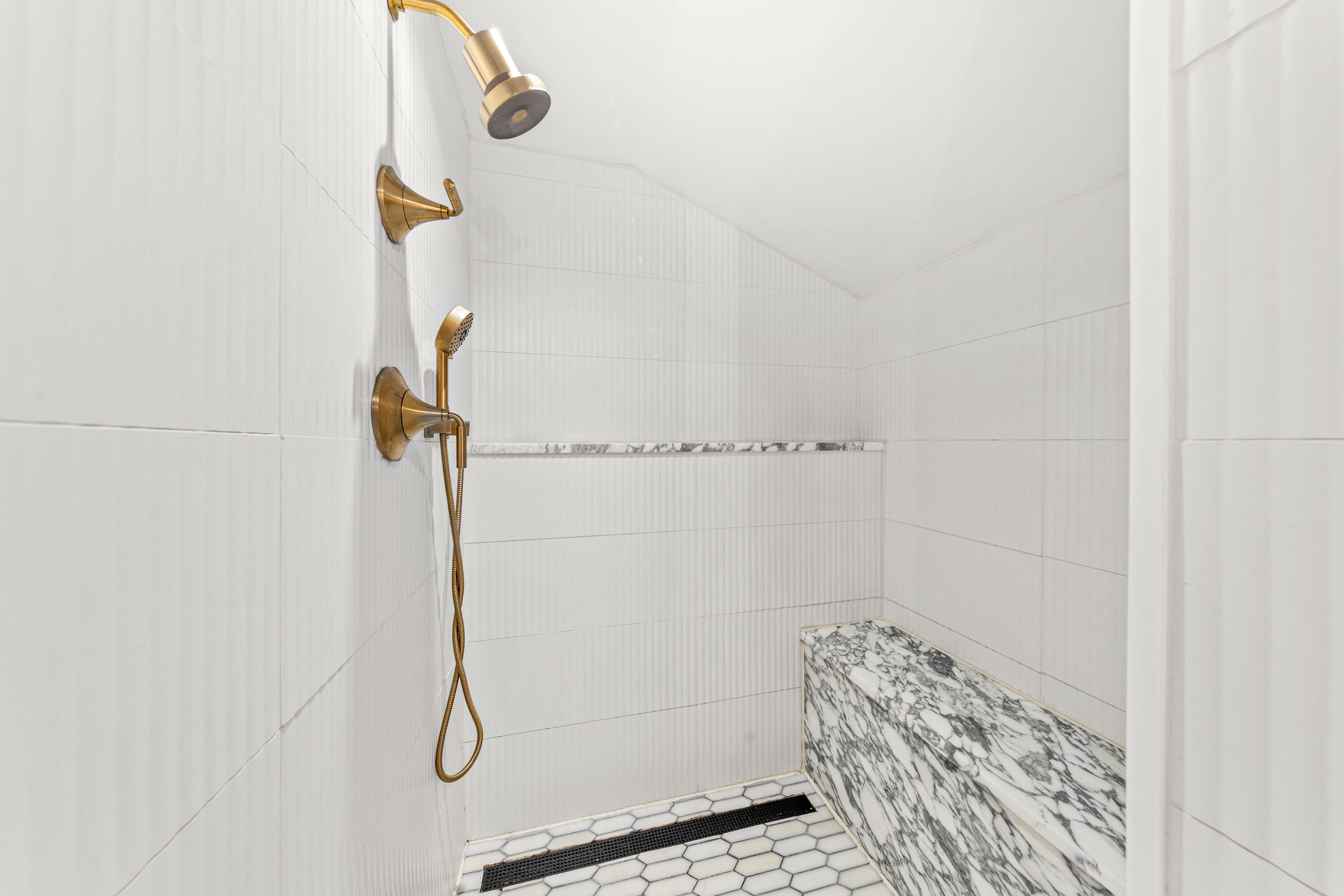 12585 West Cold Spring Road New Berlin, WI 53151 - Photo 19 of 31 Calacatta Marble Shower
