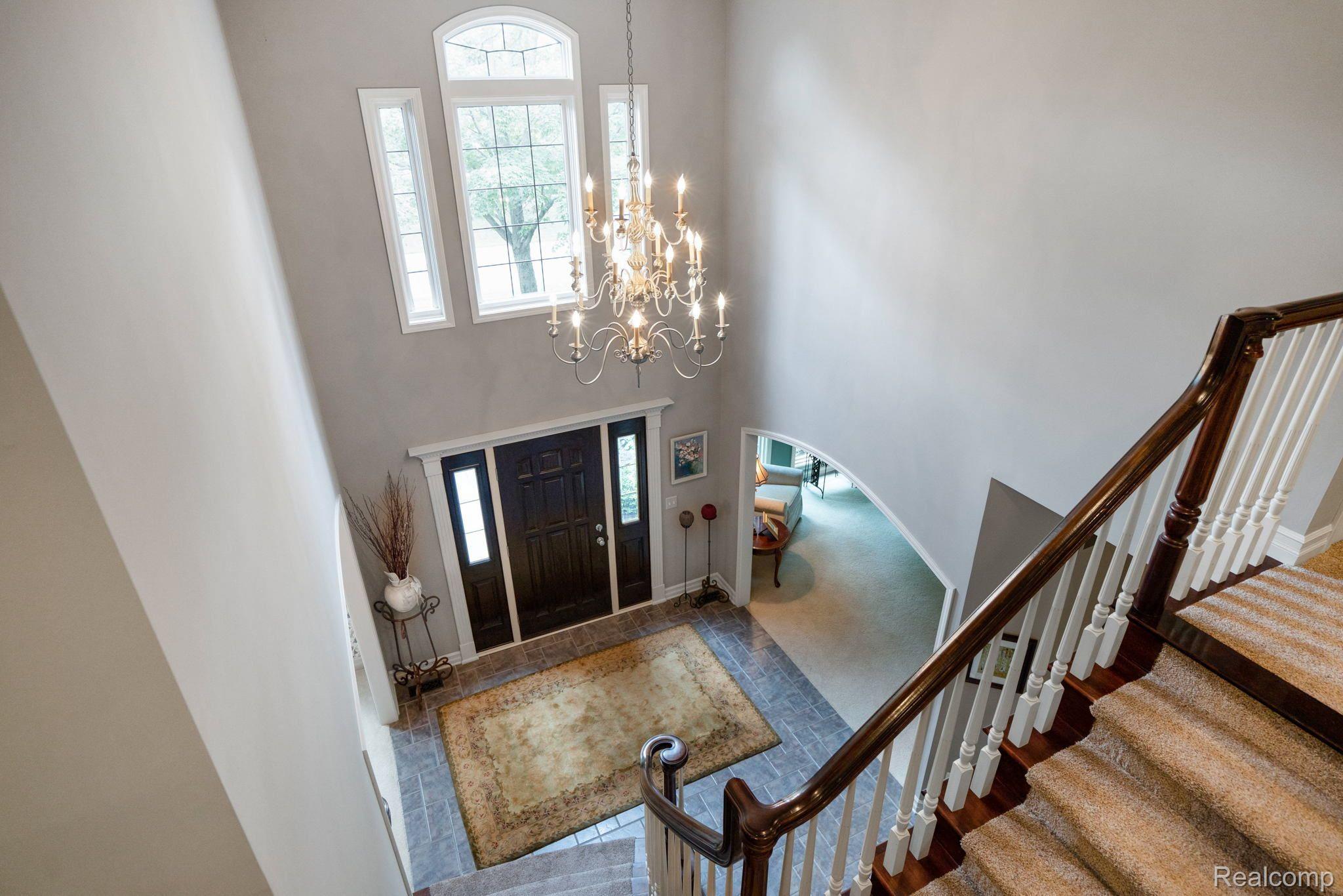 1870 Blue Grass Drive Rochester, MI 48306 - Photo 6 of 58 Gallery Image 6