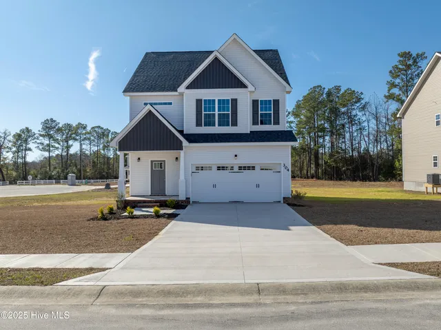$327,500 | 304 Broadleaf Drive, Jacksonville, NC 28546