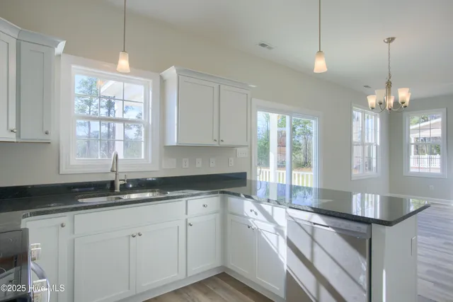 $327,500 | 304 Broadleaf Drive, Jacksonville, NC 28546