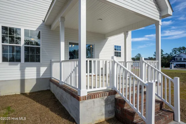 $327,500 | 304 Broadleaf Drive, Jacksonville, NC 28546
