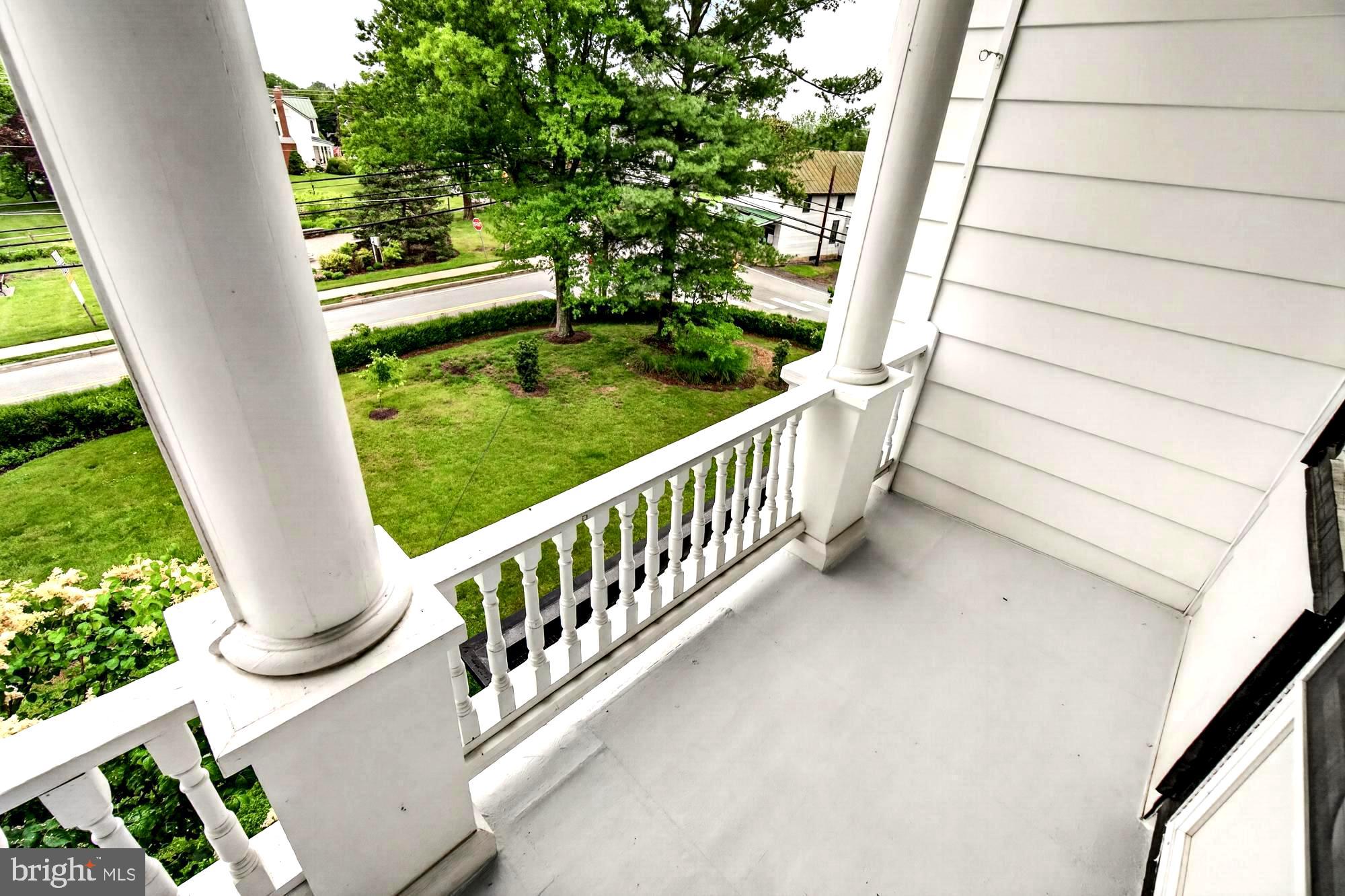 18040 Barnesville Road Barnesville, MD 20838 - Photo 73 of 101 3rd level balcony!