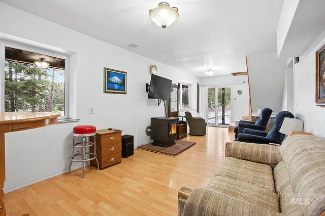 $579,000 | 43406 Black Pine Drive, Winchester, ID 83555