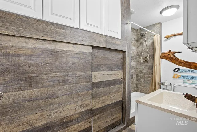 $579,000 | 43406 Black Pine Drive, Winchester, ID 83555