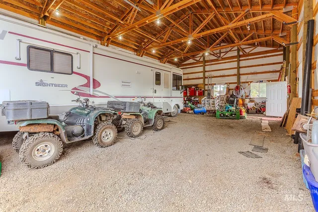 $579,000 | 43406 Black Pine Drive, Winchester, ID 83555