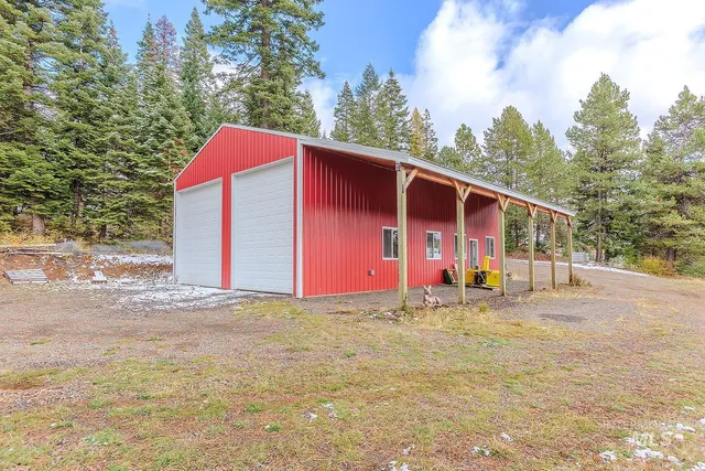 $579,000 | 43406 Black Pine Drive, Winchester, ID 83555