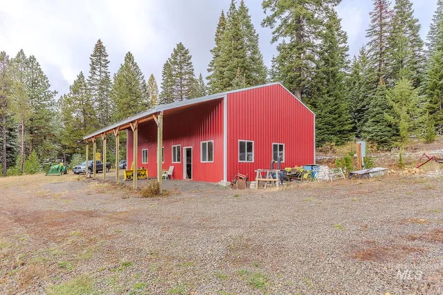 $579,000 | 43406 Black Pine Drive, Winchester, ID 83555