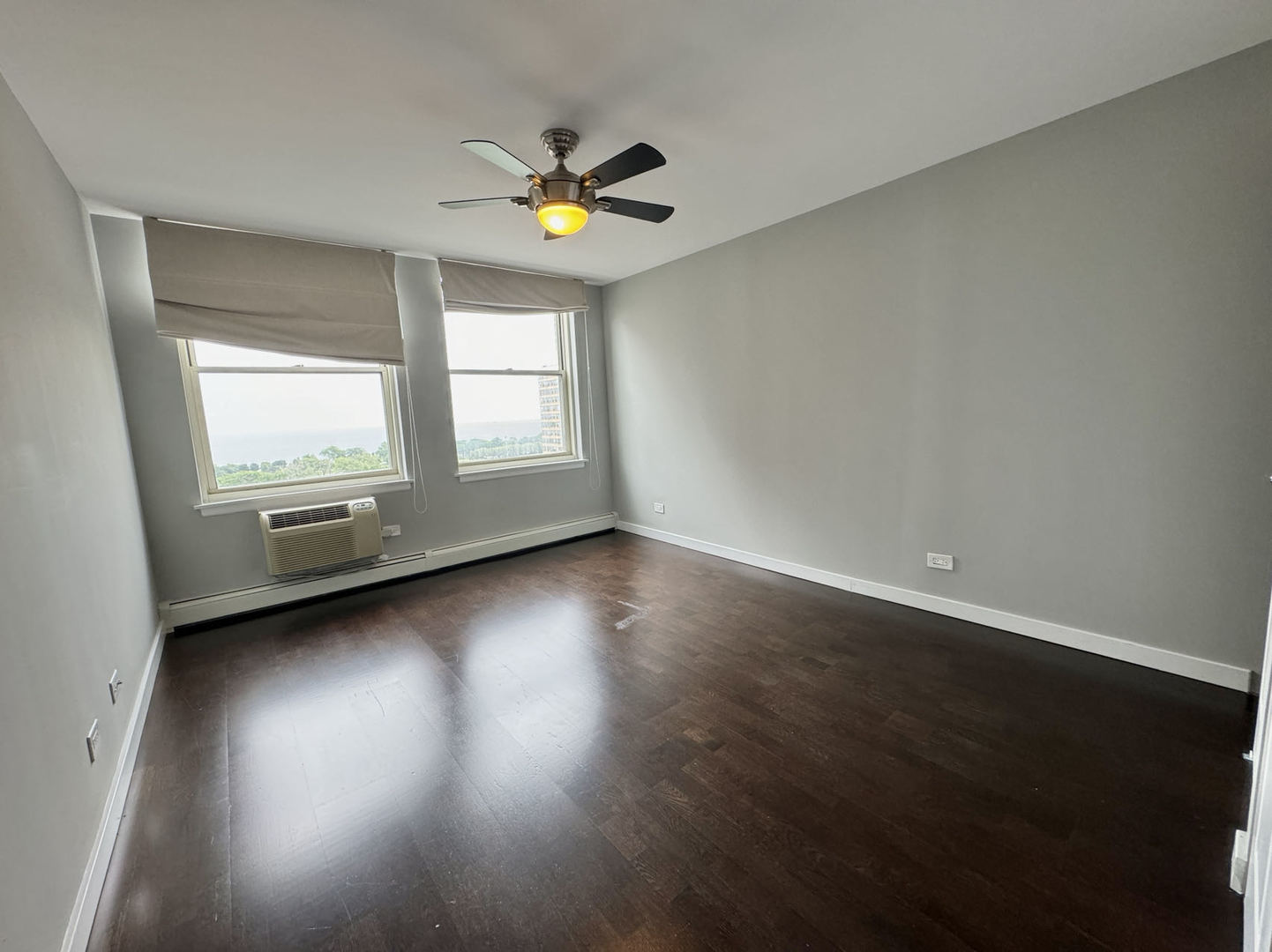 3033 North Sheridan Road, Unit 1505 Chicago, IL 60657 - Photo 7 of 12
