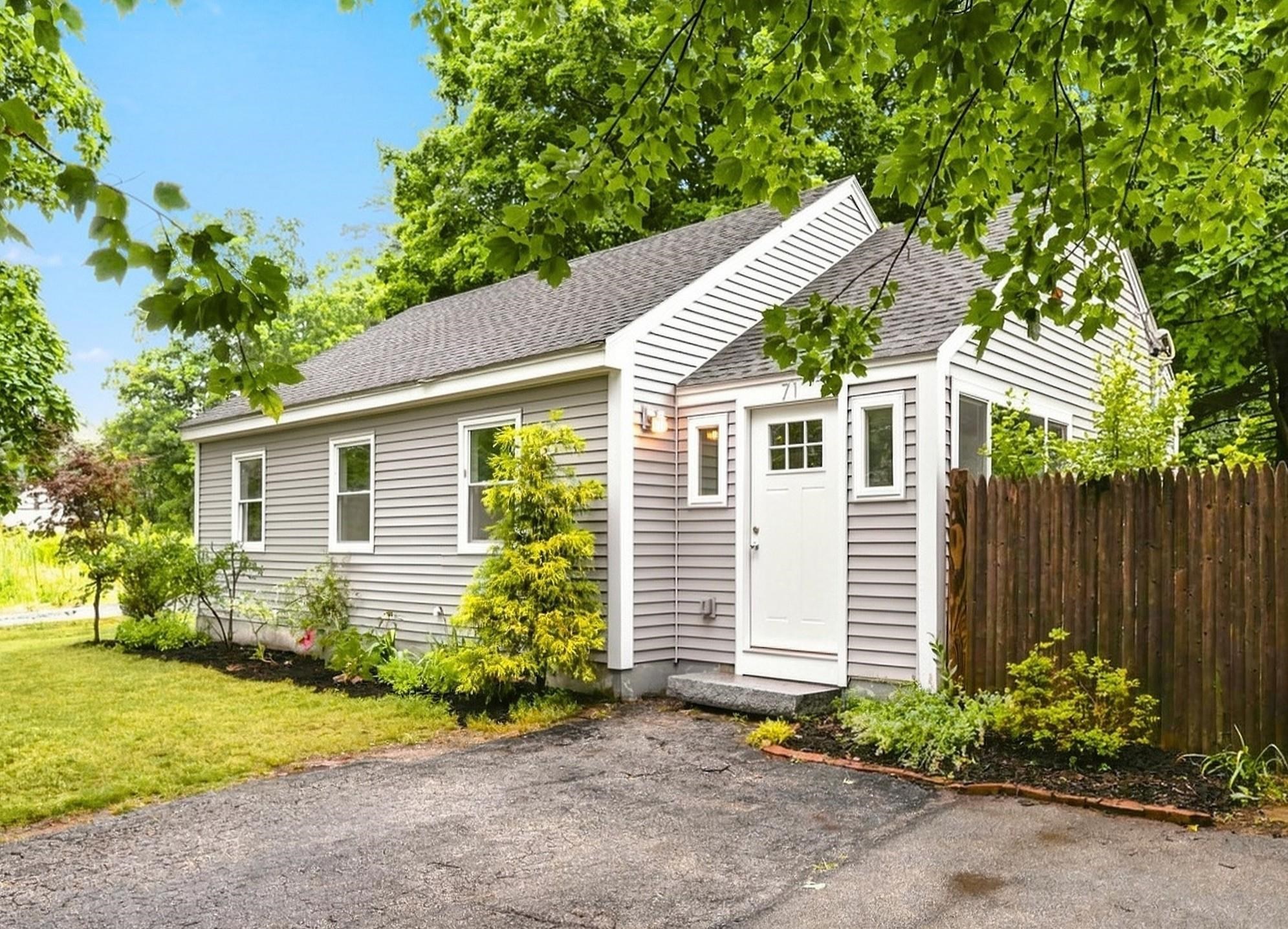 71 Manchester Street Nashua, NH 03064 - Photo 2 of 26 Gallery Image 2