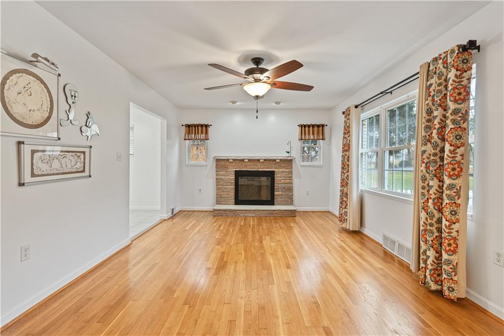 1812 Roosevelt Road Sewickley, PA 15143 - Photo 5 of 34 Gallery Image 5
