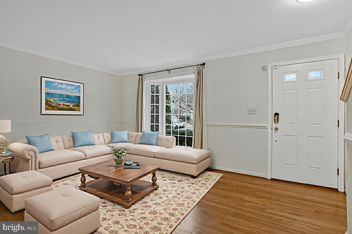 2144 Commissary Circle Odenton, MD 21113 - Photo 11 of 35 a living room with furniture and a window